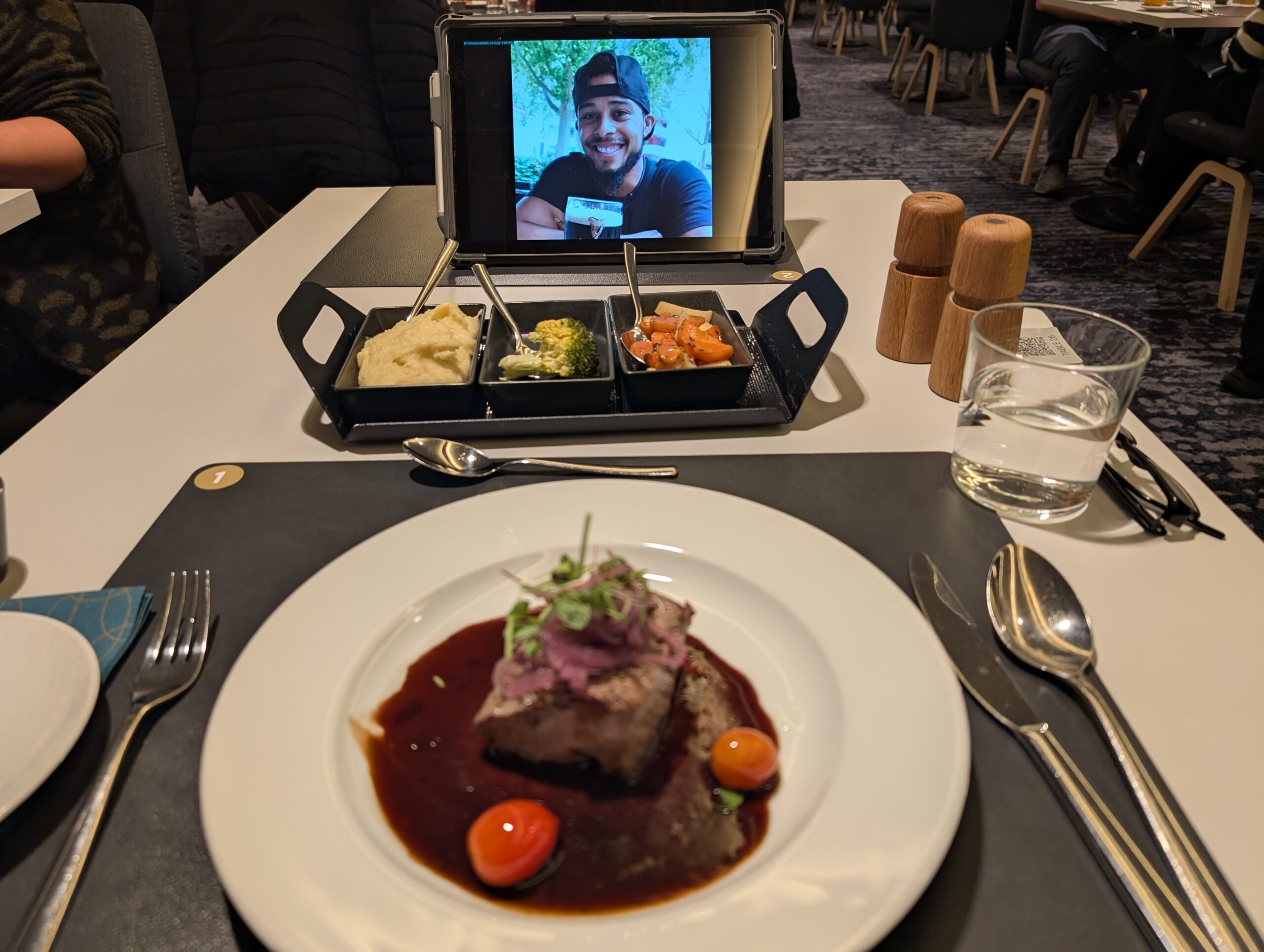 PXL_20241224_192357709